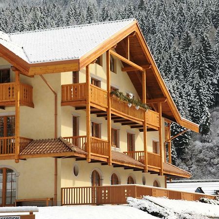 Holidays Dolomiti Apartment Resort Carisolo Luaran gambar