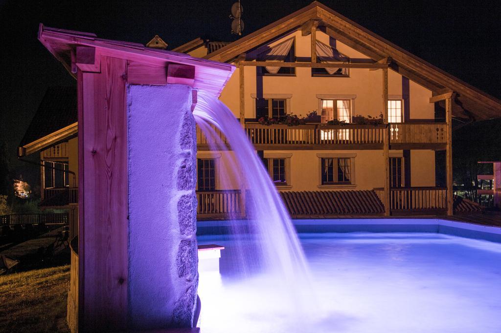 Holidays Dolomiti Apartment Resort Carisolo Luaran gambar