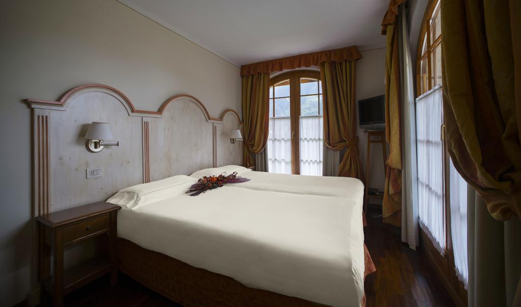 Holidays Dolomiti Apartment Resort Carisolo Luaran gambar