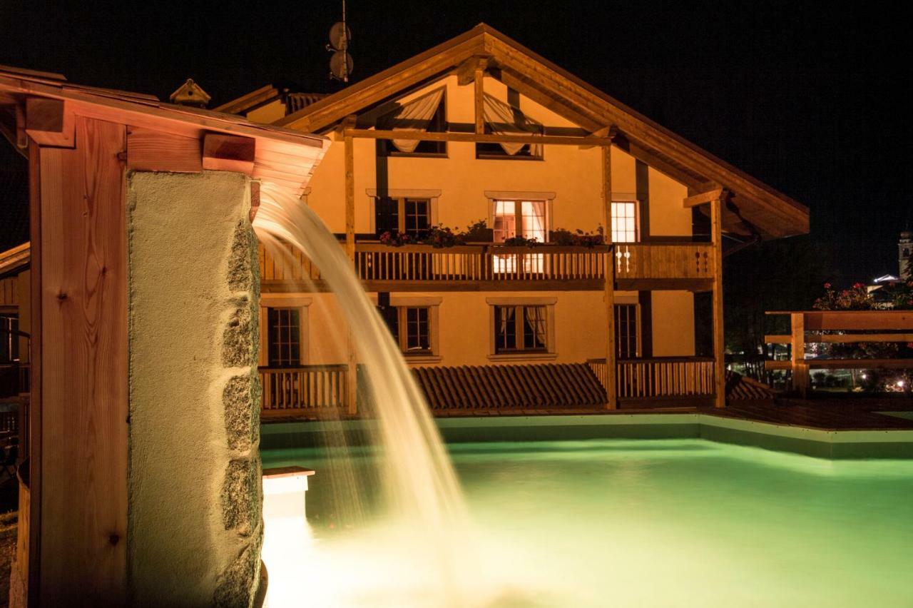 Holidays Dolomiti Apartment Resort Carisolo Luaran gambar