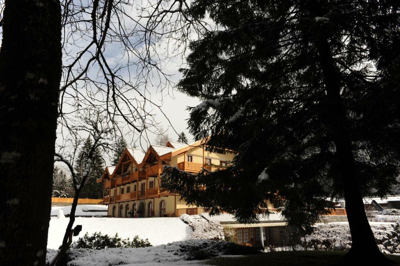 Holidays Dolomiti Apartment Resort Carisolo Luaran gambar