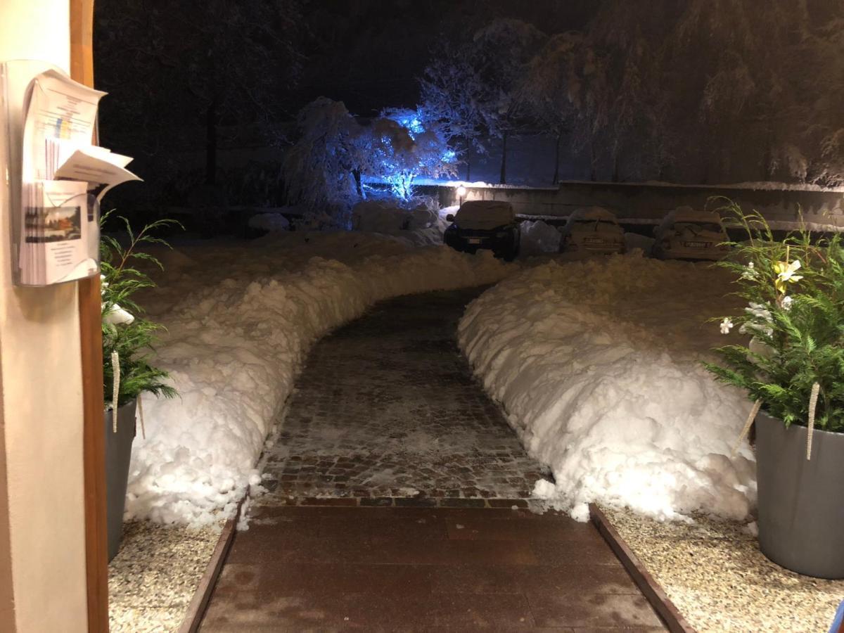 Holidays Dolomiti Apartment Resort Carisolo Luaran gambar